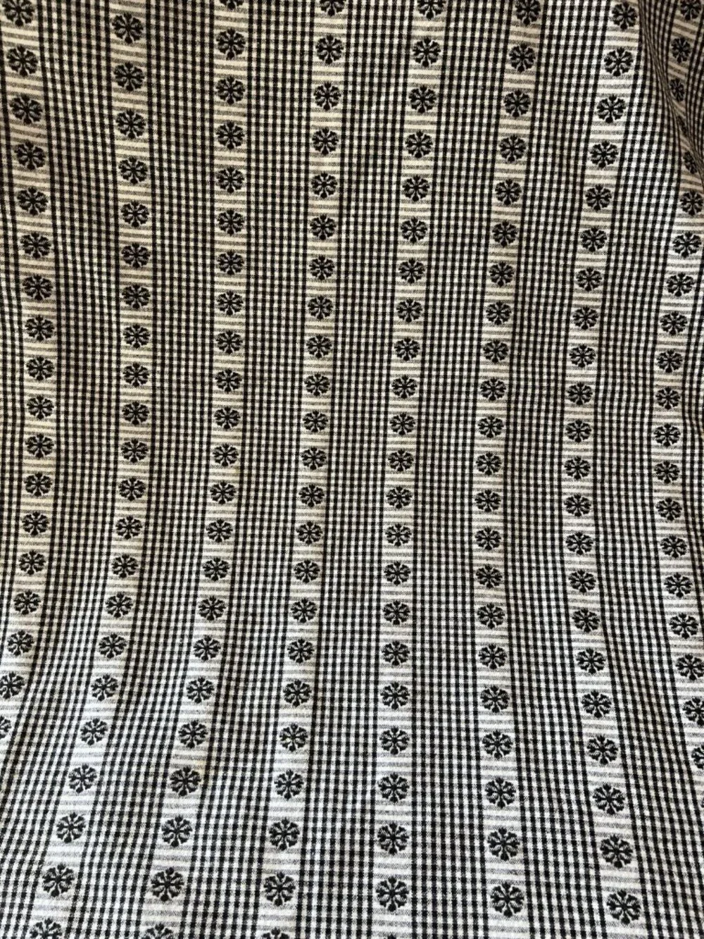 Gingham Check Tablecloth 57” x 82” Black & White Flower 80% Cotton Bella Lux VTG